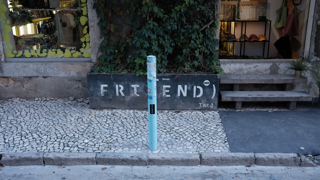 40 Short Funny Birthday Wishes to Friend Today to Make Them Laugh