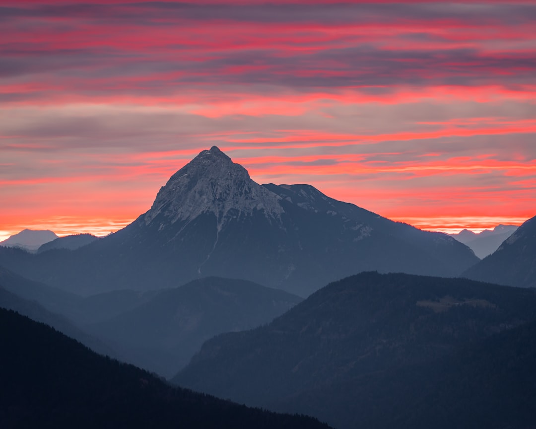 35 Mountain Sunrise Quotes for Early Mornings to Elevate Your Spirit